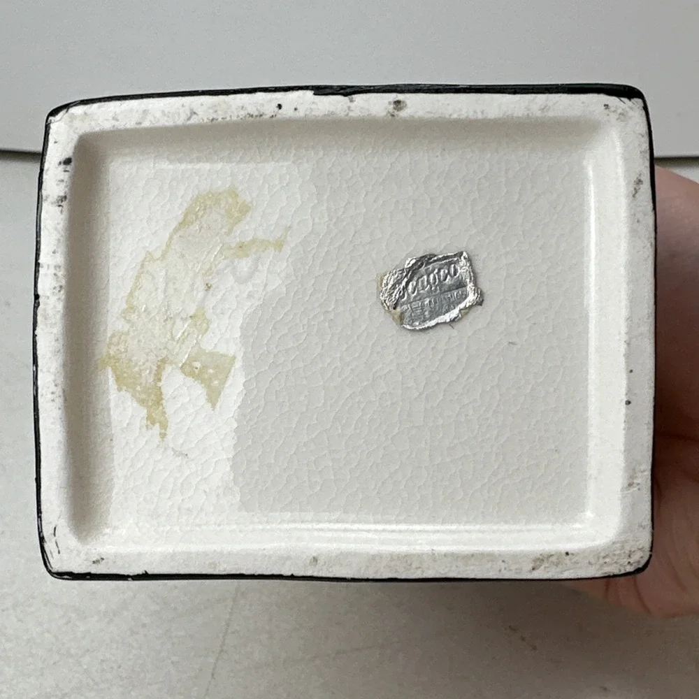 Ucagco chip base